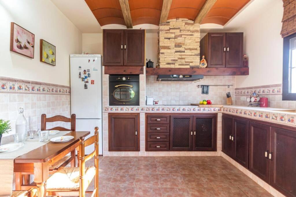 Willa Lo Guaret. La Cava Zewnętrze zdjęcie